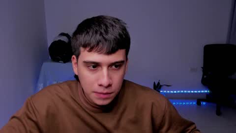 Snapshot of sweetlian_04 chatting on December 13, 2024, 7:25 am Lian online show from December 13, 2024, 7:25 am