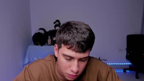 Snapshot of sweetlian_04 chatting on December 13, 2024, 10:30 am Lian online show from December 13, 2024, 10:30 am