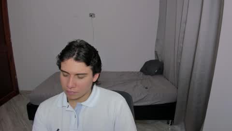 Snapshot of sweetlian_04 chatting on October 8, 2025, 7:11 pm Lian online show from October 8, 2025, 7:11 pm