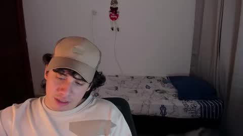 Snapshot of sweetlian_04 chatting on November 15, 2025, 12:08 am Lian online show from November 15, 2025, 12:08 am