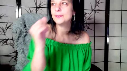JenJenny online show from November 12, 2025, 5:08 am