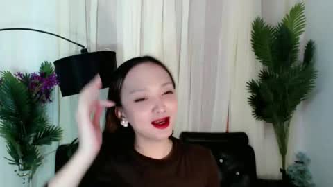 lilcherry online show from April 19, 2026, 3:22 pm