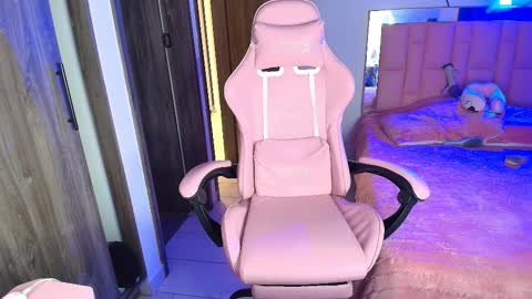 SweetLune online show from February 20, 2025, 1:03 am