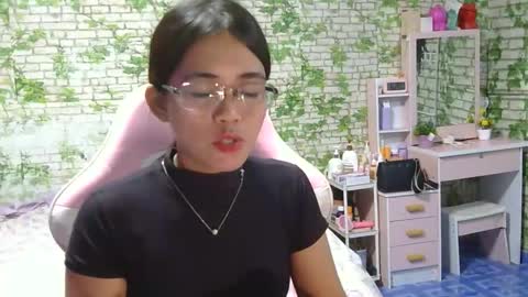 Snapshot of sweetmelyxx chatting on January 18, 2026, 10:19 am MELY online show from January 18, 2026, 10:19 am