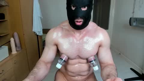 Snapshot of sweetmuscles_boy chatting on May 20, 2026, 8:48 pm Lorenzo online show from May 20, 2026, 8:48 pm