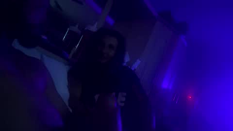 Snapshot of sweetnsexy95 chatting on January 22, 2025, 2:03 pm WeAim2PZzz online show from January 22, 2025, 2:03 pm