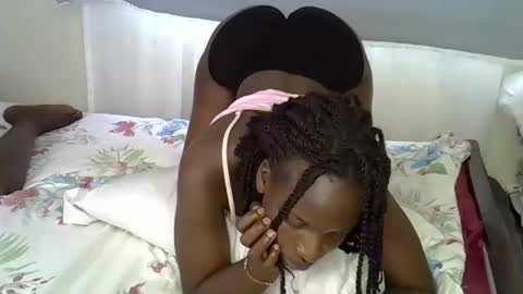 Snapshot of sweetpasion2 chatting on December 17, 2025, 1:17 pm sweetpasion2 online show from December 17, 2025, 1:17 pm