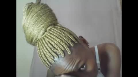 Snapshot of sweetpetite254 chatting on February 5, 2025, 2:40 am ESTHER online show from February 5, 2025, 2:40 am