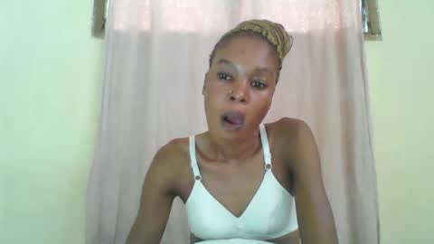 Snapshot of sweetpetite254 chatting on February 11, 2025, 12:58 pm ESTHER online show from February 11, 2025, 12:58 pm