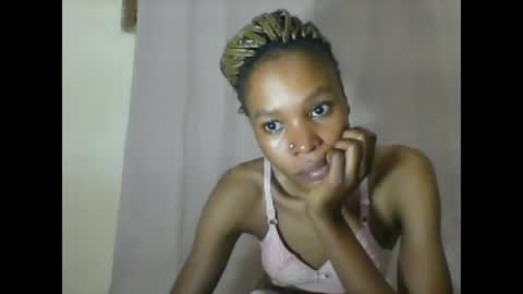 Snapshot of sweetpetite254 chatting on March 2, 2025, 1:36 am ESTHER online show from March 2, 2025, 1:36 am