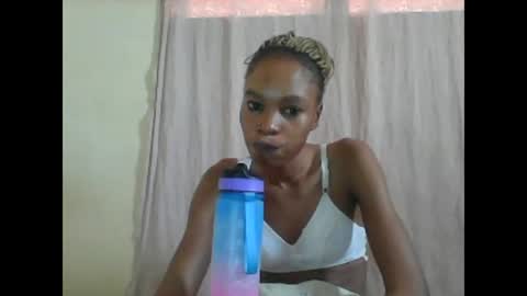 Snapshot of sweetpetite254 chatting on March 2, 2025, 12:54 pm ESTHER online show from March 2, 2025, 12:54 pm