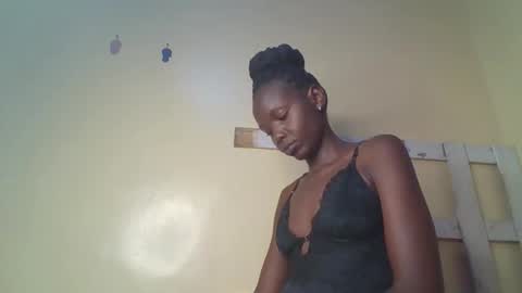 sweetpink_1 online show from February 16, 2026, 8:38 pm