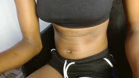 Snapshot of sweetpussy135 chatting on October 22, 2025, 6:18 pm slim ivy online show from October 22, 2025, 6:18 pm