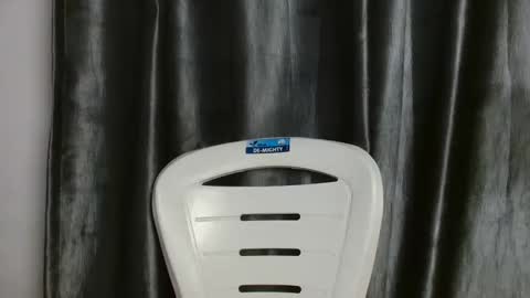 slim ivy online show from November 2, 2025, 5:48 pm