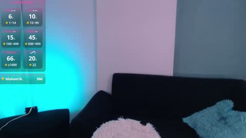 Rafaella online show from December 10, 2024, 6:06 pm