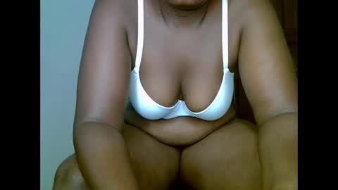 Snapshot of sweetrenne chatting on February 19, 2025, 9:39 am sweetrenne online show from February 19, 2025, 9:39 am