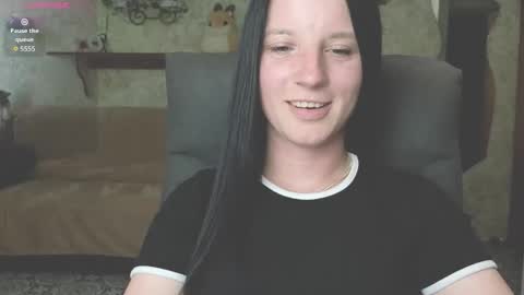 Sweet Shy online show from June 1, 2026, 1:46 pm