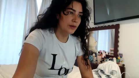 Dianis online show from November 2, 2025, 2:52 pm