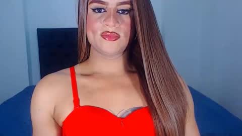 Snapshot of sweetsofiats chatting on November 6, 2025, 7:15 pm SOFIA online show from November 6, 2025, 7:15 pm