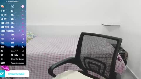 Snapshot of sweetsquirtx23 chatting on January 3, 2025, 3:49 am lili online show from January 3, 2025, 3:49 am