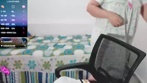 Snapshot of sweetsquirtx23 chatting on January 19, 2025, 5:18 pm lili online show from January 19, 2025, 5:18 pm