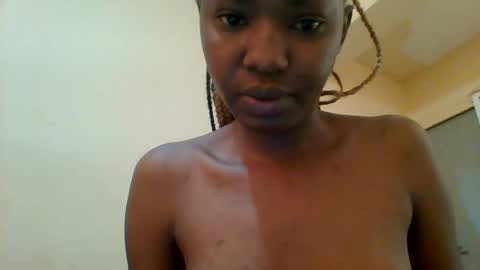 Snapshot of sweett_kimmie chatting on June 26, 2026, 8:19 am sweett_kimmie online show from June 26, 2026, 8:19 am