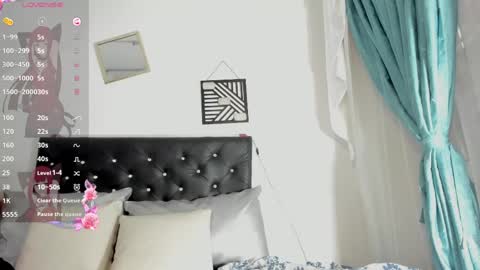 Snapshot of sweett_maria_ chatting on April 23, 2026, 6:43 pm Sweett Maria online show from April 23, 2026, 6:43 pm