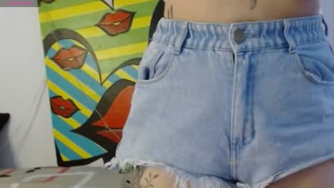 IG  valeen mo Vale   My schedule  Monday to Friday900 am - 300 pm  online show from December 12, 2024, 3:48 pm