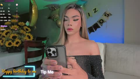 Snapshot of sweett_shinexx chatting on February 9, 2025, 3:11 am angel online show from February 9, 2025, 3:11 am