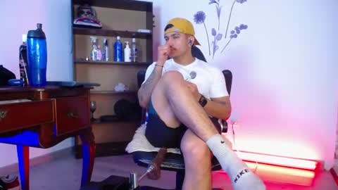 Snapshot of sweettguy_ chatting on July 25, 2026, 3:20 pm Jei online show from July 25, 2026, 3:20 pm