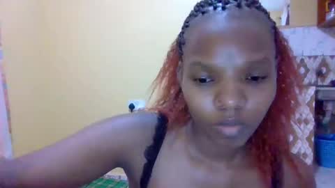 Snapshot of sweetwipe_africana14 chatting on December 19, 2025, 4:03 pm Essy online show from December 19, 2025, 4:03 pm