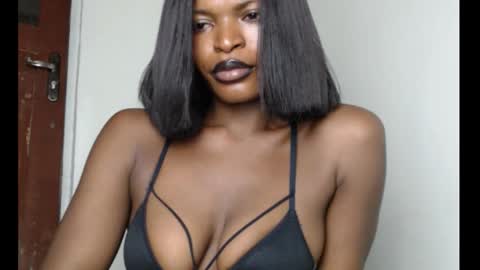 sweetxxboobsx online show from November 17, 2025, 8:47 pm