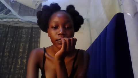 Snapshot of sweety_melanin chatting on May 8, 2026, 12:05 am Vickky online show from May 8, 2026, 12:05 am