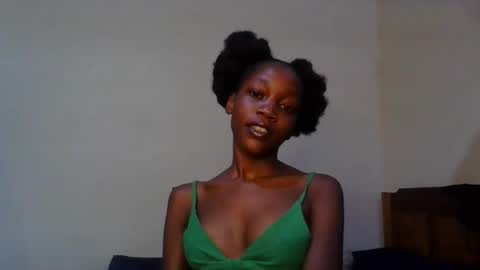 Snapshot of sweety_melanin chatting on May 10, 2026, 8:47 pm Vickky online show from May 10, 2026, 8:47 pm