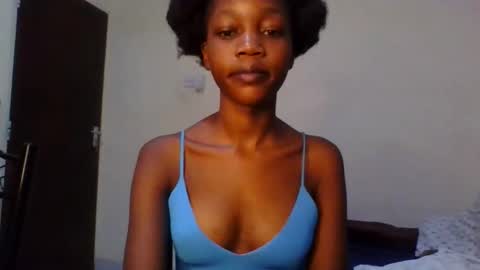 Snapshot of sweety_melanin chatting on May 12, 2026, 6:10 am Vickky online show from May 12, 2026, 6:10 am