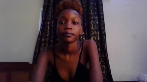 Snapshot of sweety_melanin chatting on May 27, 2026, 10:23 am Vickky online show from May 27, 2026, 10:23 am
