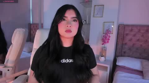 Snapshot of sweety_nicole_ chatting on May 17, 2026, 2:46 pm sweety nicole 3 online show from May 17, 2026, 2:46 pm