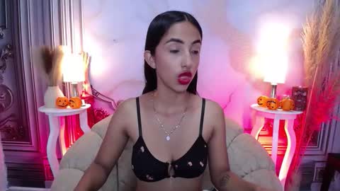 LAURA online show from October 29, 2025, 12:07 pm