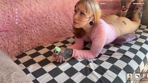 Snapshot of sweetytats chatting on April 2, 2026, 9:07 am sweetytats online show from April 2, 2026, 9:07 am