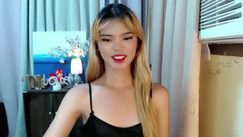 Snapshot of sweetytrannygirlxx chatting on December 7, 2024, 8:11 am Megan online show from December 7, 2024, 8:11 am