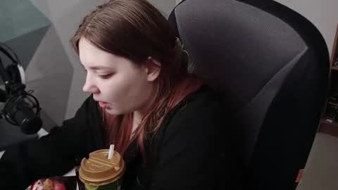Snapshot of sweetyyfox chatting on February 7, 2026, 6:17 am Fox online show from February 7, 2026, 6:17 am