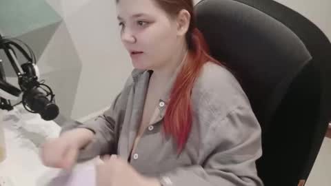 Snapshot of sweetyyfox chatting on February 18, 2026, 3:41 pm Fox online show from February 18, 2026, 3:41 pm