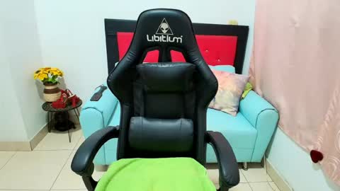 Snapshot of swet_latina18 chatting on July 6, 2026, 11:18 am mia online show from July 6, 2026, 11:18 am