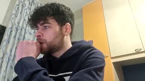 Snapshot of switchema chatting on March 1, 2025, 8:21 pm Emanuele online show from March 1, 2025, 8:21 pm