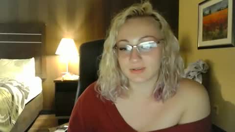 Snapshot of switchykitty chatting on November 28, 2025, 5:32 am ashley blayde online show from November 28, 2025, 5:32 am