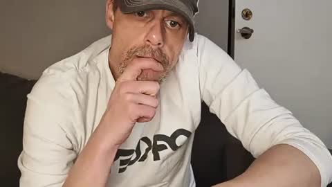 swontguy2025 online show from March 6, 2025, 7:03 am