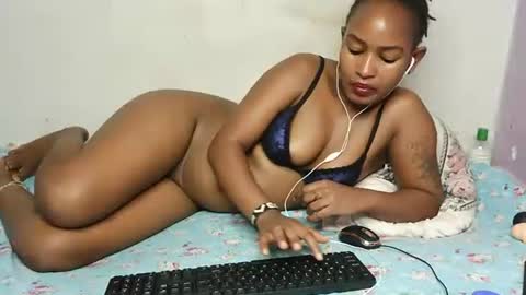 swt_bby online show from May 4, 2026, 11:12 pm