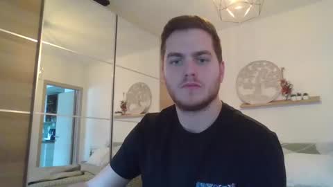 Snapshot of syl092 chatting on December 12, 2024, 1:39 pm syl092 online show from December 12, 2024, 1:39 pm