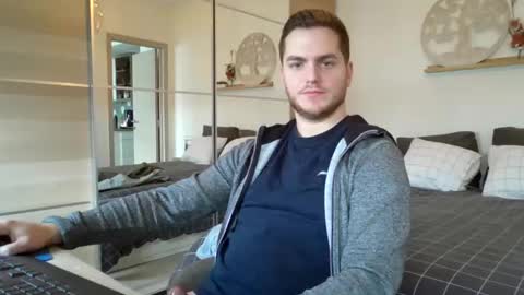 Snapshot of syl092 chatting on January 8, 2025, 11:54 am syl092 online show from January 8, 2025, 11:54 am