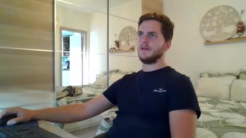 Snapshot of syl092 chatting on September 15, 2025, 5:02 pm syl092 online show from September 15, 2025, 5:02 pm